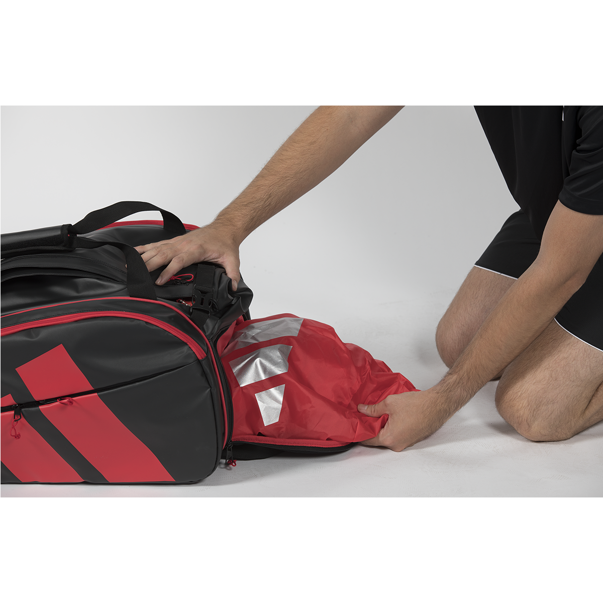 ADIDAS RACKET BAG MULTIGAME ALE GALAN BLACK/RED 2026